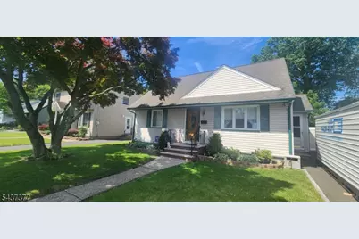 11 Chadwick Dr, Bloomfield, NJ 07003 - Photo 1