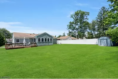12 Evelyn Pl, East Hanover Township, NJ 07936 - Photo 19