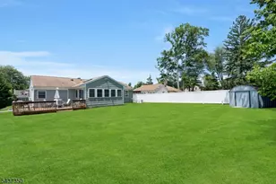 12 Evelyn Pl, East Hanover Township, NJ 07936 - Photo 19