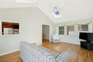 12 Evelyn Pl, East Hanover Township, NJ 07936 - Photo 9