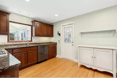 12 Evelyn Pl, East Hanover Township, NJ 07936 - Photo 7