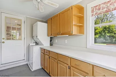 12 Evelyn Pl, East Hanover Township, NJ 07936 - Photo 11