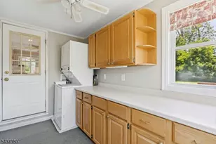12 Evelyn Pl, East Hanover Township, NJ 07936 - Photo 11