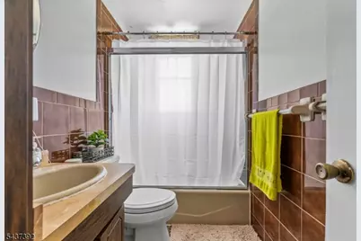105 Bergen Ave, Kearny, NJ 07032 - Photo 13