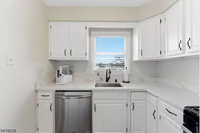 779 Riverside Ave #201, Lyndhurst Township, NJ 07071 - Photo 21
