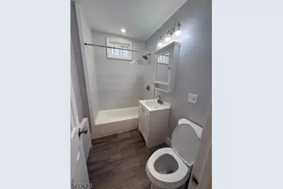 197 Hansbury Ave, Newark, NJ 07112 - Photo 13