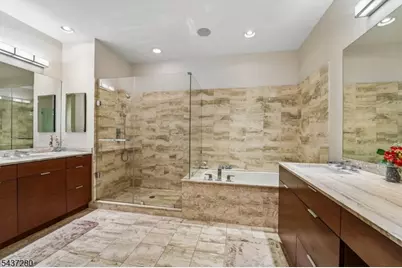 76 Schindler Way, Fairfield Twp., NJ 07004 - Photo 17