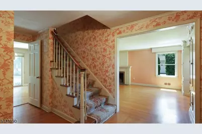 2278 Edgewood Ter, Scotch Plains Township, NJ 07076 - Photo 5