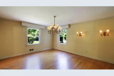 2278 Edgewood Ter, Scotch Plains Township, NJ 07076 - Photo 13