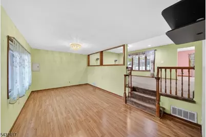 95 Pine St, Woodbridge Township, NJ 08830 - Photo 3