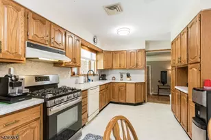 5 Pinewood Terrace, Fairfield, NJ 07004 - Photo 5