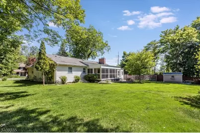 5 Pinewood Ter, Fairfield, NJ 07004 - Photo 29