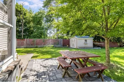 5 Pinewood Ter, Fairfield, NJ 07004 - Photo 27