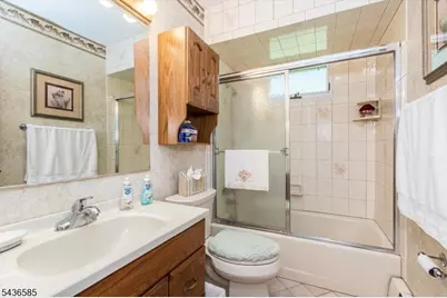 5 Pinewood Ter, Fairfield, NJ 07004 - Photo 23