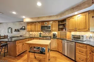 457 Russell Ave, Wyckoff Township, NJ 07481 - Photo 13
