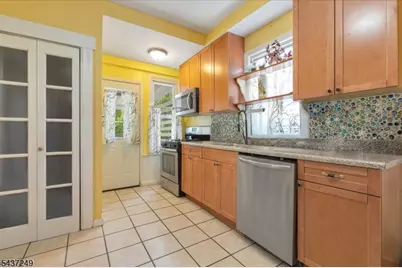 126 Berwyn St, Roselle Park, NJ 07204 - Photo 13