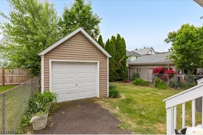 126 Berwyn St, Roselle Park, NJ 07204 - Photo 27