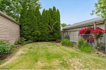 126 Berwyn St, Roselle Park, NJ 07204 - Photo 31