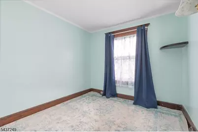 126 Berwyn St, Roselle Park, NJ 07204 - Photo 15