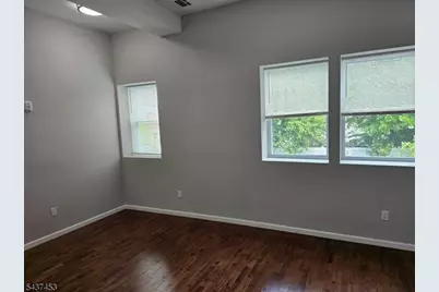 33 2nd St #6, Raritan, NJ 08869 - Photo 3