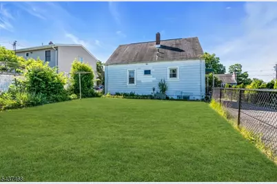 7 Washington Ave, Elmwood Park, NJ 07407 - Photo 37