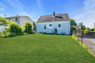 7 Washington Ave, Elmwood Park, NJ 07407 - Photo 37