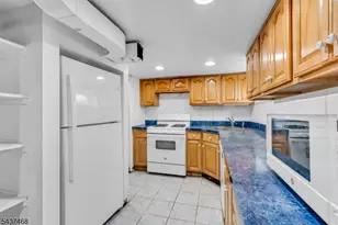 7 Washington Ave, Elmwood Park, NJ 07407 - Photo 31