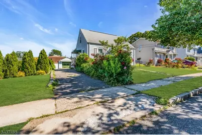 7 Washington Ave, Elmwood Park, NJ 07407 - Photo 5