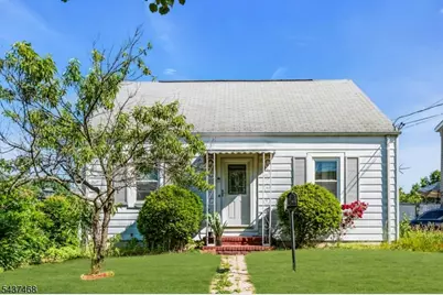 7 Washington Ave, Elmwood Park, NJ 07407 - Photo 1