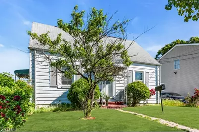 7 Washington Ave, Elmwood Park, NJ 07407 - Photo 3