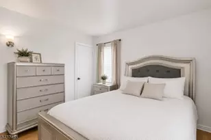 7 Washington Ave, Elmwood Park, NJ 07407 - Photo 9