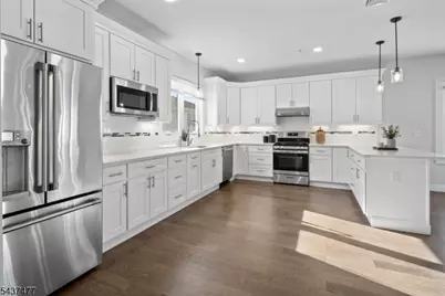 22B Arcadia Pl, Union Township, NJ 07088 - Photo 11