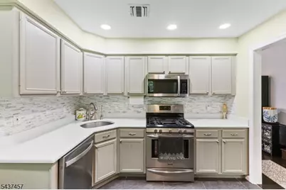 19 Schindler Dr, Rockaway Township, NJ 07866 - Photo 5
