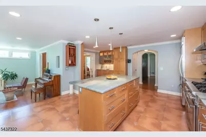 591 Highland Ave, Little Falls Township, NJ 07043 - Photo 17