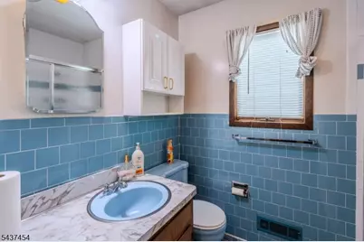149 Strawberry Hill Ave, Woodbridge Township, NJ 07095 - Photo 11