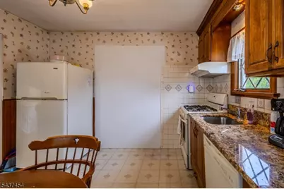 149 Strawberry Hill Ave, Woodbridge Township, NJ 07095 - Photo 9