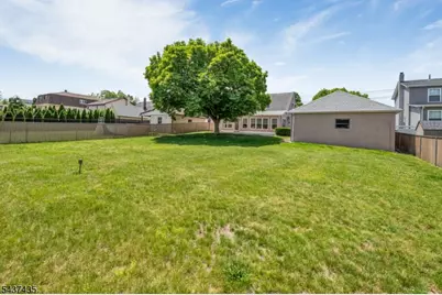 203 Charlton Ave, Lodi, NJ 07644 - Photo 17