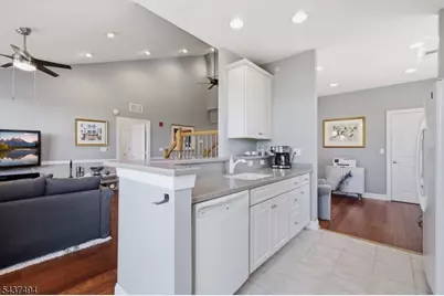 387 Victoria Drive, Bridgewater, NJ 08807 - Photo 9