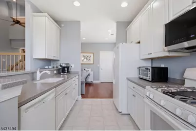 387 Victoria Drive, Bridgewater, NJ 08807 - Photo 11