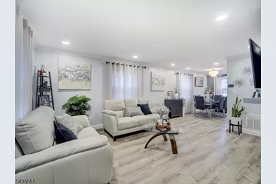 605 Crescent Dr, Bound Brook, NJ 08805 - Photo 3