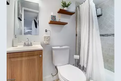 605 Crescent Dr, Bound Brook, NJ 08805 - Photo 13