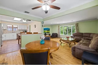 286 Gilbert Ave, Elmwood Park, NJ 07407 - Photo 5