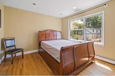 286 Gilbert Ave, Elmwood Park, NJ 07407 - Photo 11