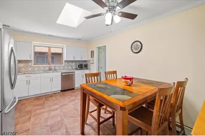 286 Gilbert Ave, Elmwood Park, NJ 07407 - Photo 7