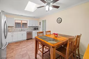 286 Gilbert Ave, Elmwood Park, NJ 07407 - Photo 7