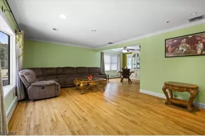286 Gilbert Ave, Elmwood Park, NJ 07407 - Photo 3