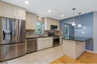 34 Topaz Dr, Franklin Township, NJ 08823 - Photo 11