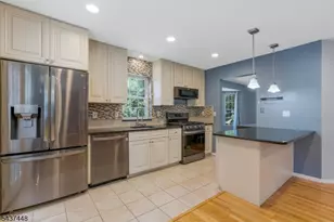 34 Topaz Dr, Franklin Township, NJ 08823 - Photo 11