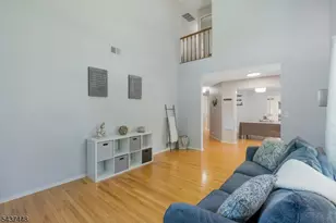 34 Topaz Dr, Franklin Township, NJ 08823 - Photo 7