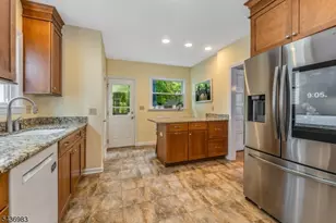 28 Codington Pl, Somerville, NJ 08876 - Photo 13